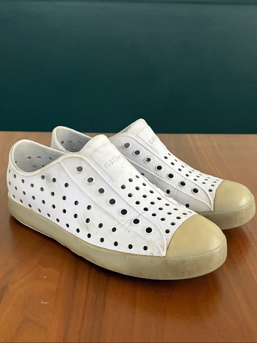 Native Jefferson, slip on sneakers, purple, size junior 2